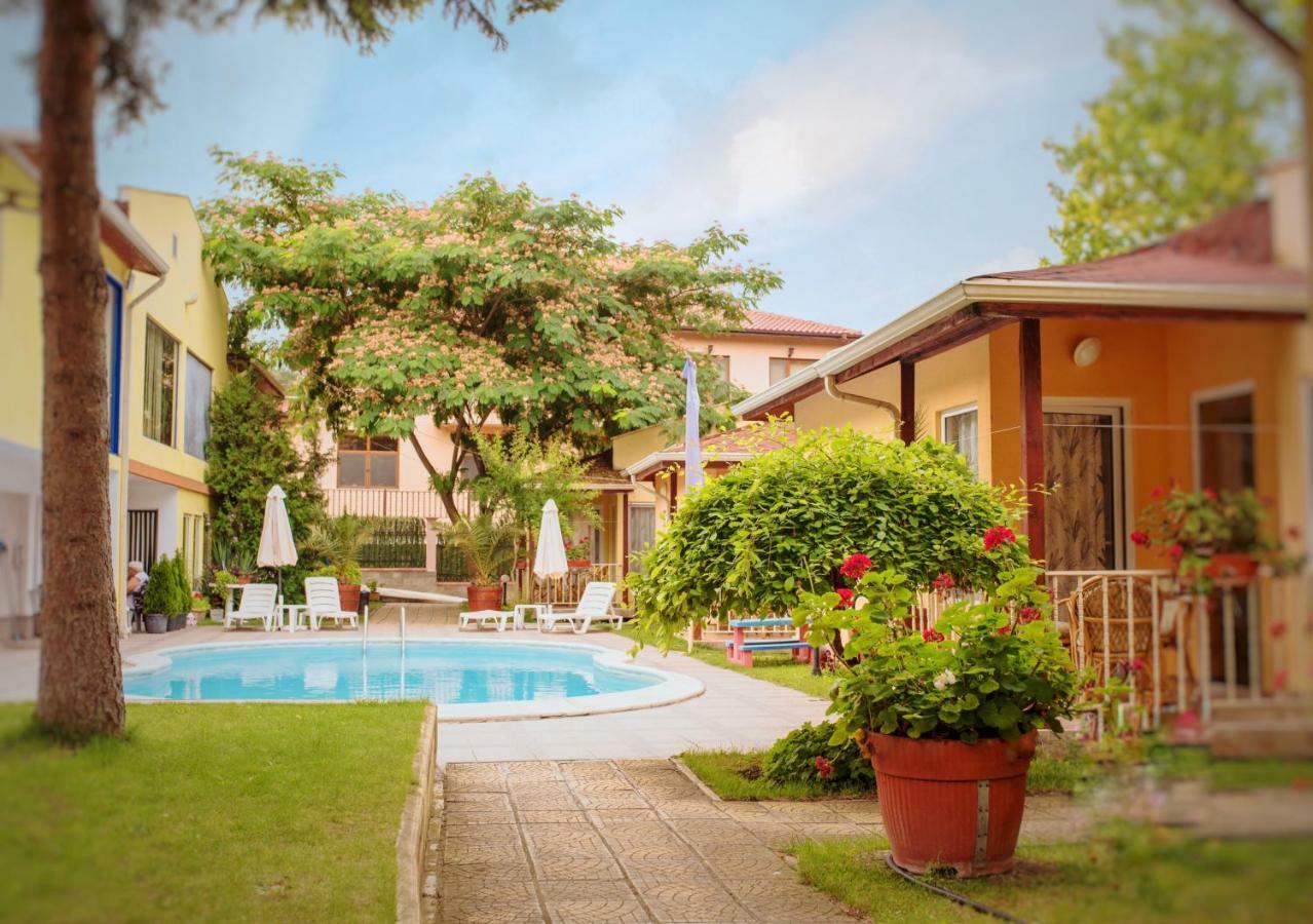 Holiday Village Interpark Kranevo Bagian luar foto